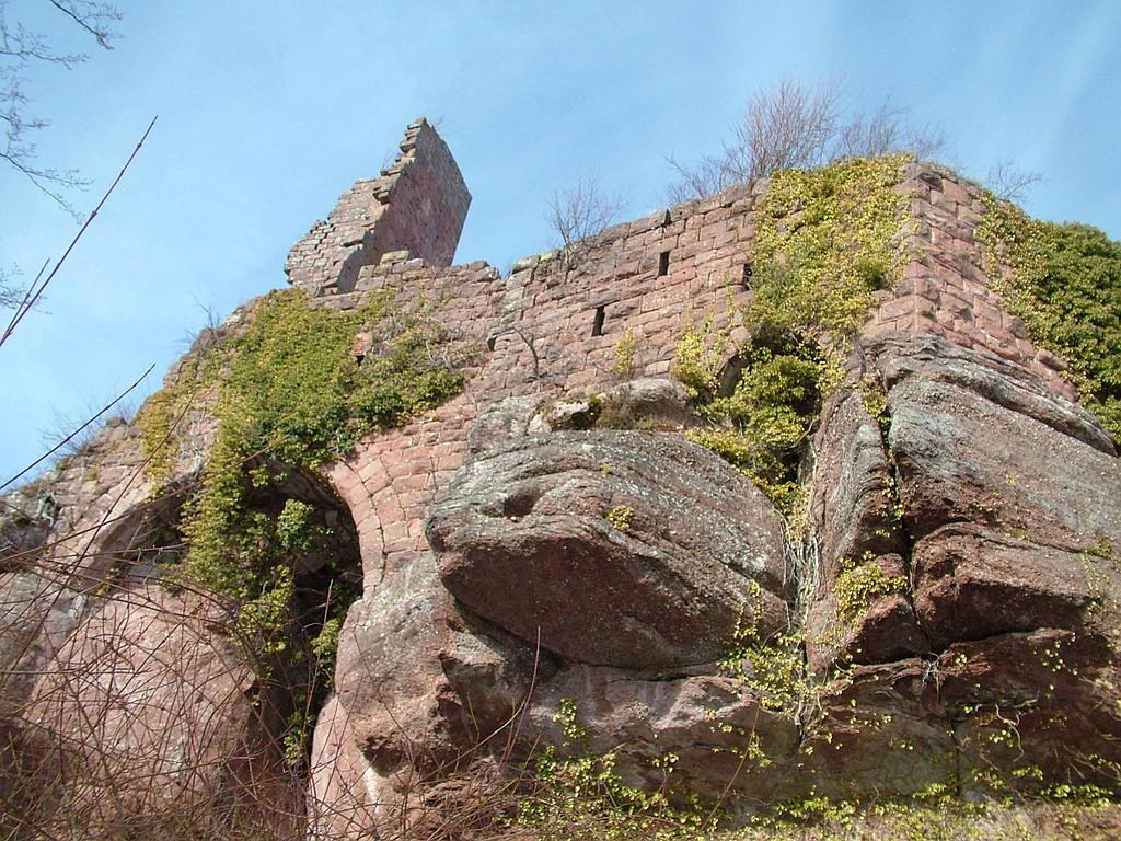 Sentiers Plaisir : Le château de Guirbaden, quand les murs reprennent vie…